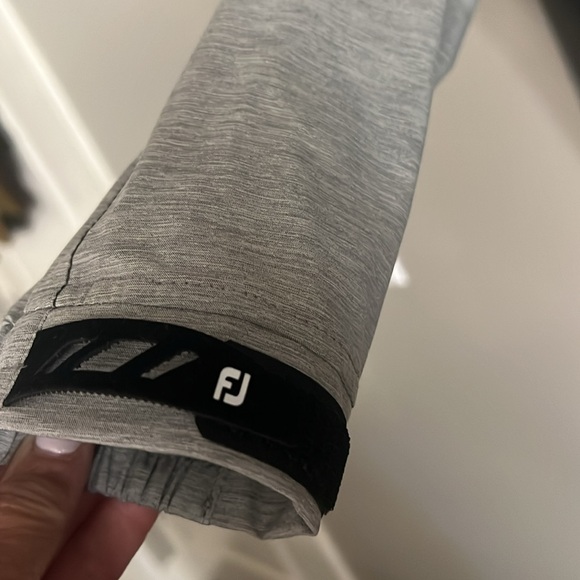 Women’s FootJoy Dry Joy Water Proof Jacket! Size XL. Zipper sized pockets. - Picture 4 of 6